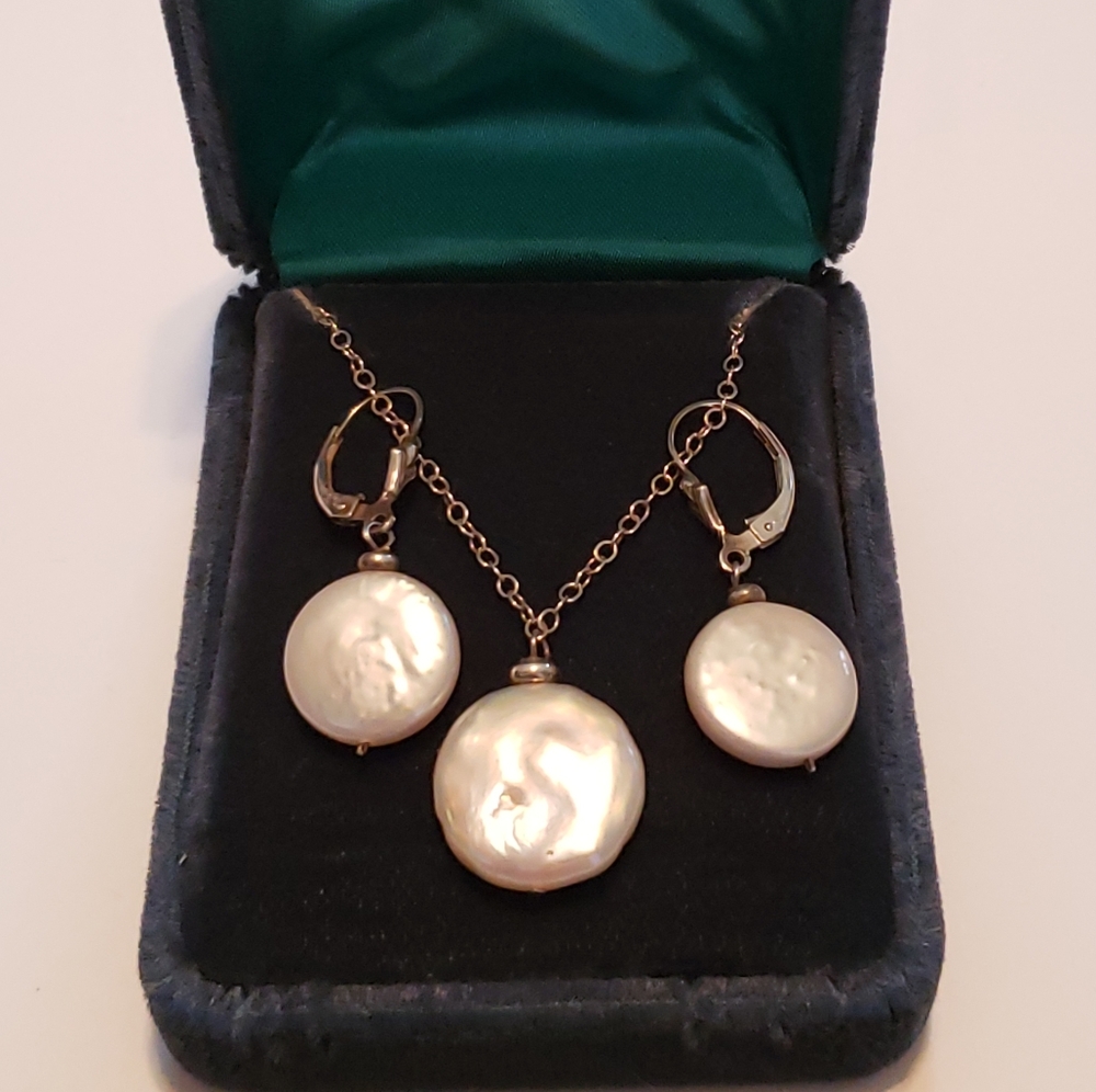 Silver coin pearl necklace with earrings